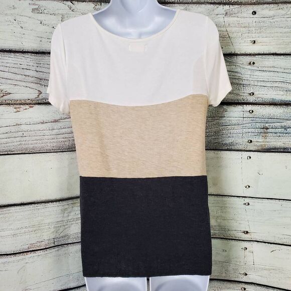 Maurices Small Colorblock Tee Cream Tan Charcoal Short Sleeve Knot Hem - Picture 4 of 6